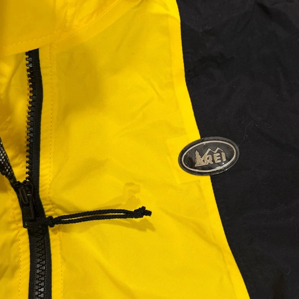 REI Water Resistant Yellow Lightweight Windbreaker Outdoor‎ Jacket Hong Kong  XL